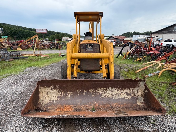 1976-deere-310a-image-17