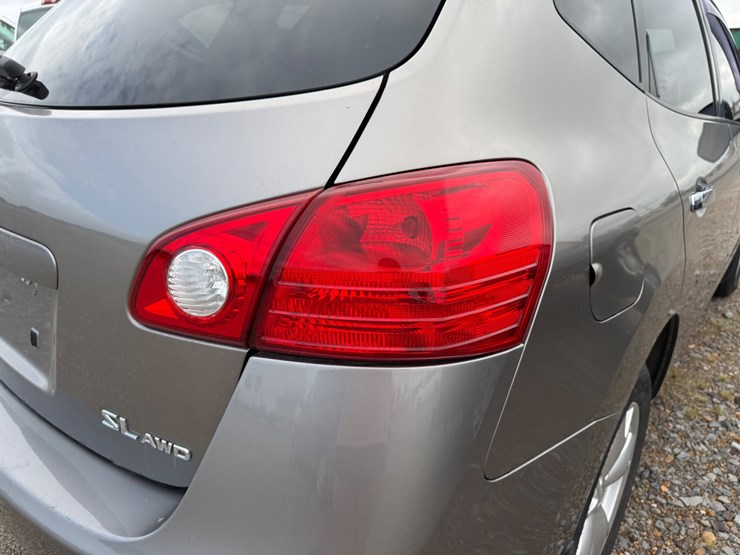 2010-nissan-rogue-image-15
