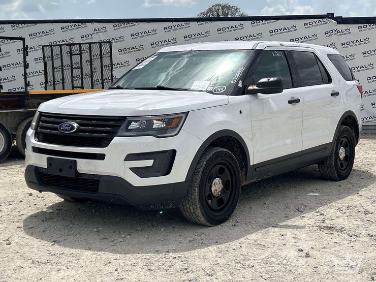 2016-ford-explorer-image-1