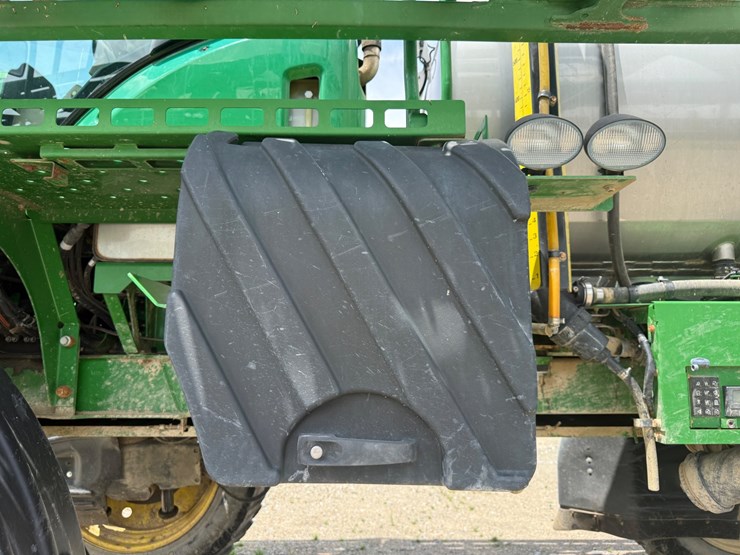 2016-john-deere-r4038-image-22
