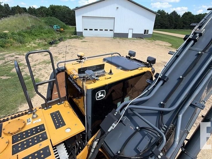 2015-deere-470g-lc-image-25