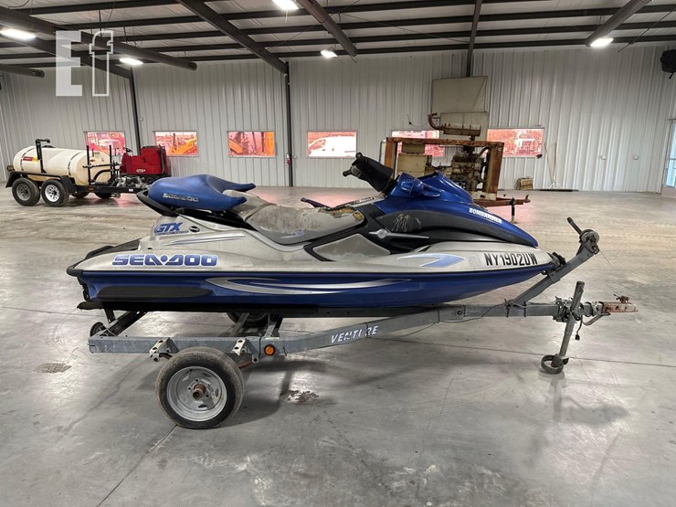 bombardier-sea-doo-gtx-watercraft-image-6