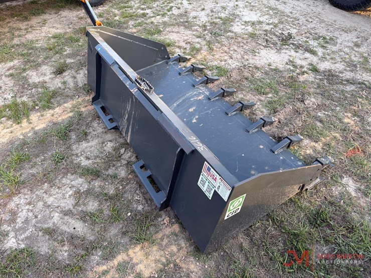 new/unused-72"-cid-low-pro-tooth-bucket-skid-steer-attachment-image-2