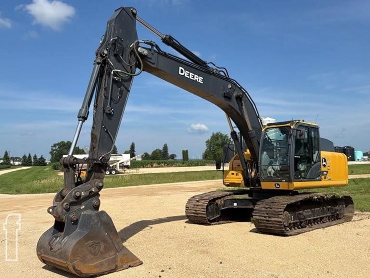 2023-deere-210-p-tier-image-1