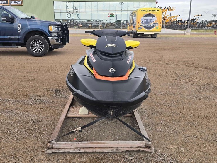 2015-sea-doo-rxt-jet-ski-image-7