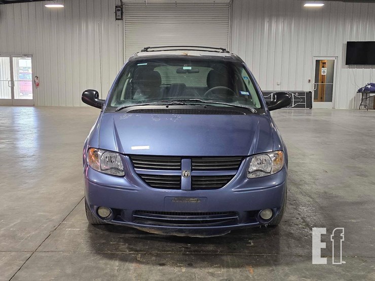2007-dodge-grand-caravan-sxt-image-7