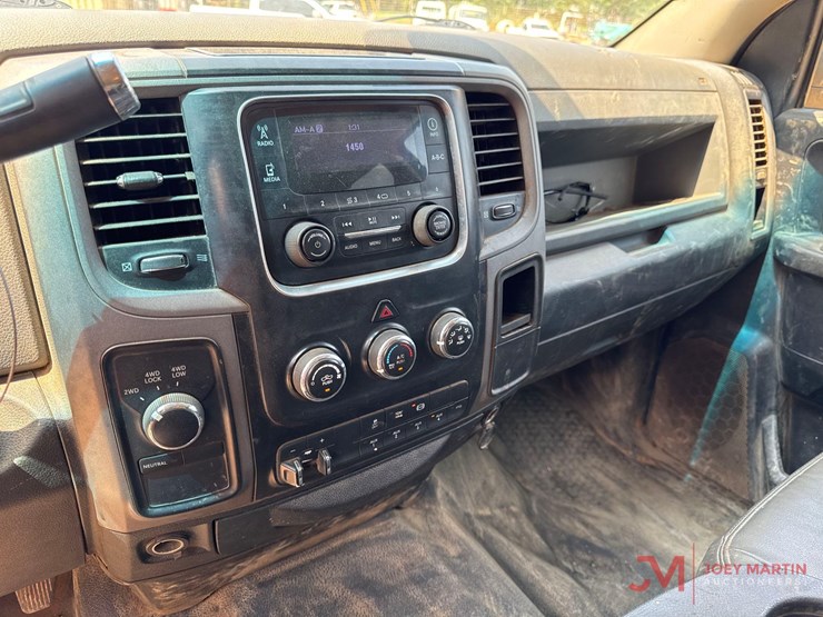 2016-dodge-3500-image-19