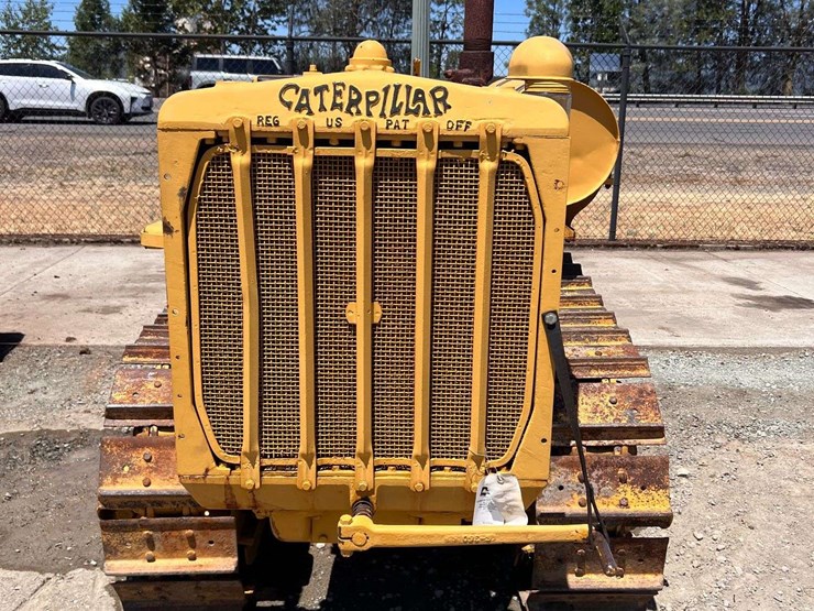 caterpillar-thirty-image-2