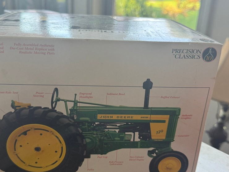john-deere-720-image-15