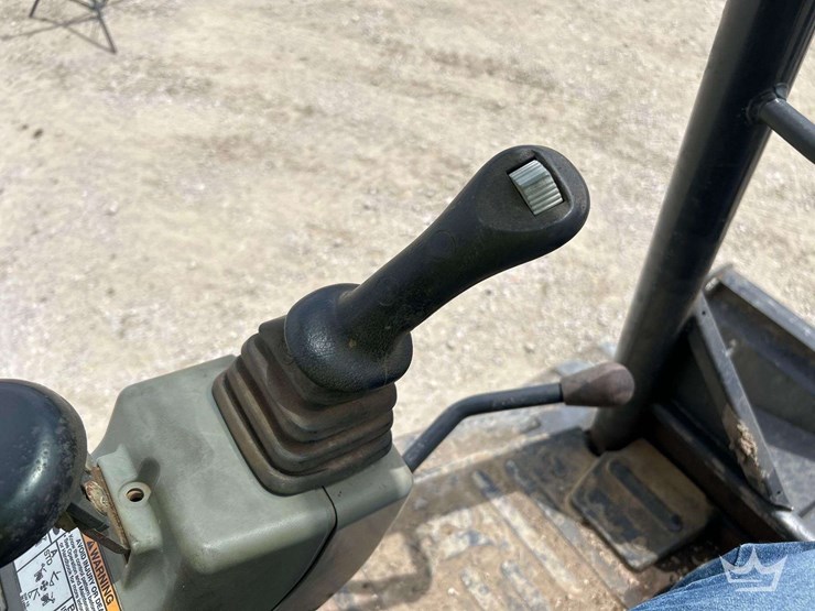 2019-bobcat-e50-mini-excavator-image-13