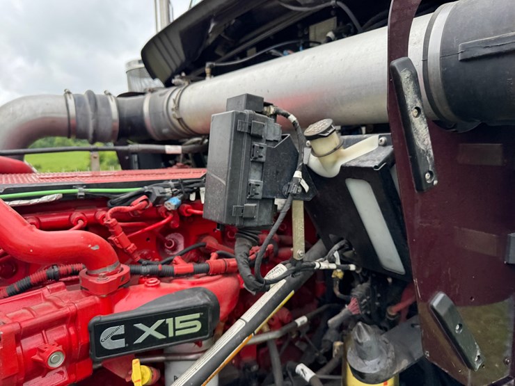 2021-kenworth-w900l-image-77