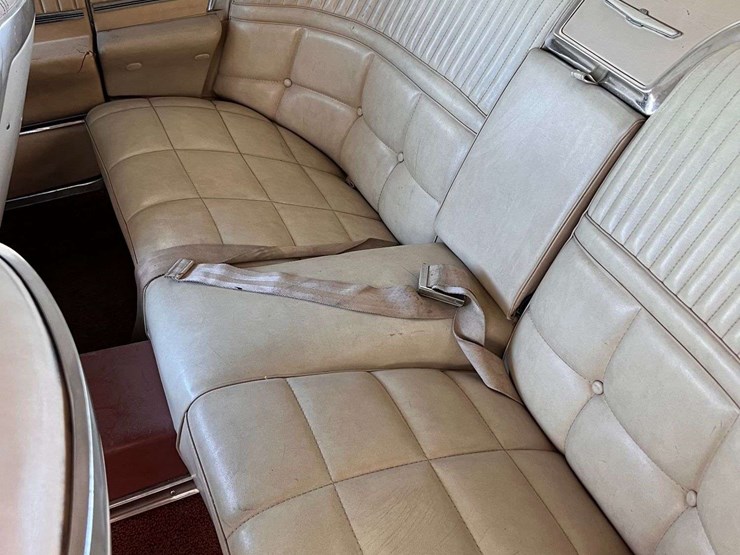1966-ford-thunderbird-image-40