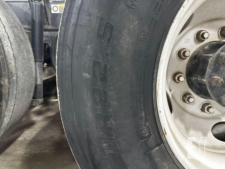 2009-kenworth-t660-image-30