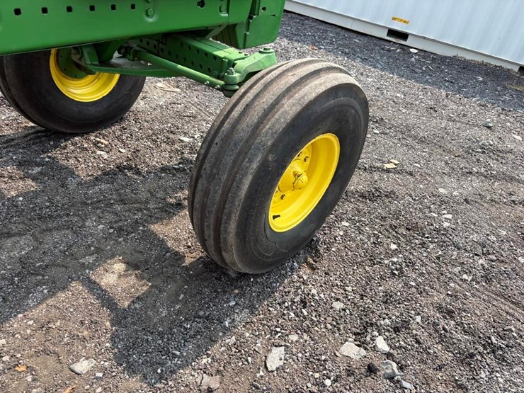john-deere-4440-image-10