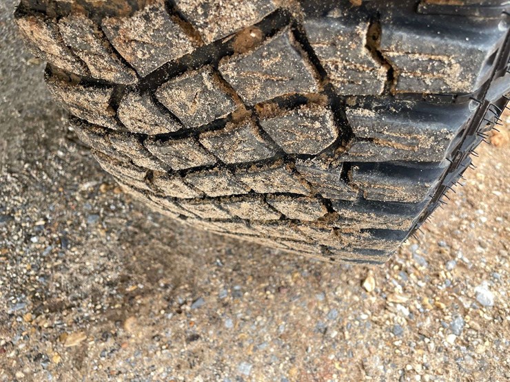 2013-ford-f150-raptor-image-22