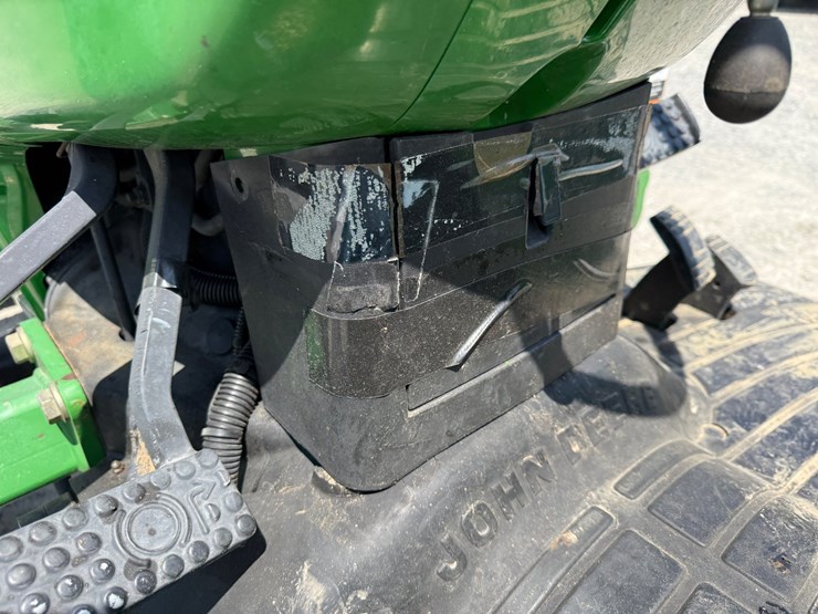 2000-john-deere-4200-image-16
