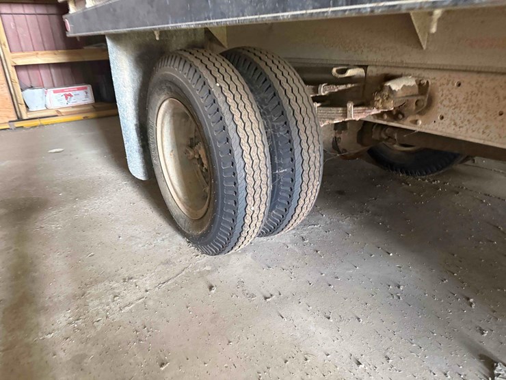 1973-international-1600-grain-truck-image-5