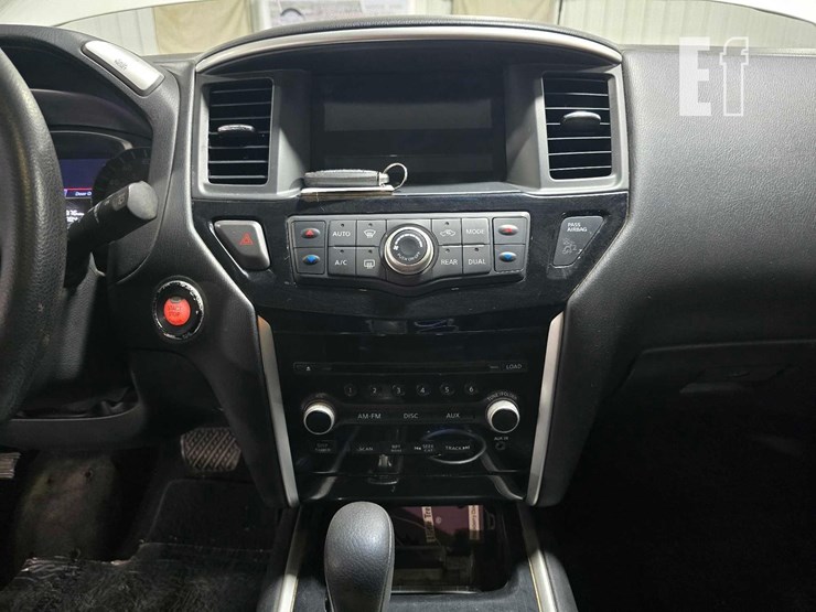 2013-nissan-pathfinder-image-14