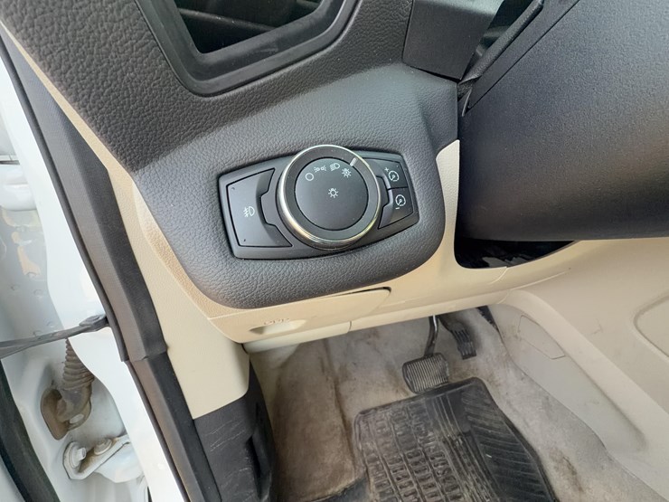 2013-ford-escape-image-30