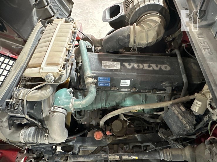 2014-volvo-6431-image-26