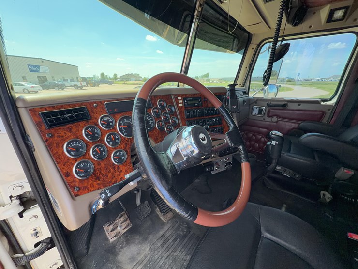 2011-western-star-4900fa-image-51