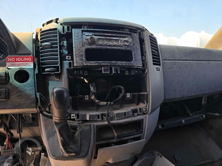2009-freightliner-sprinter-3500-image-12