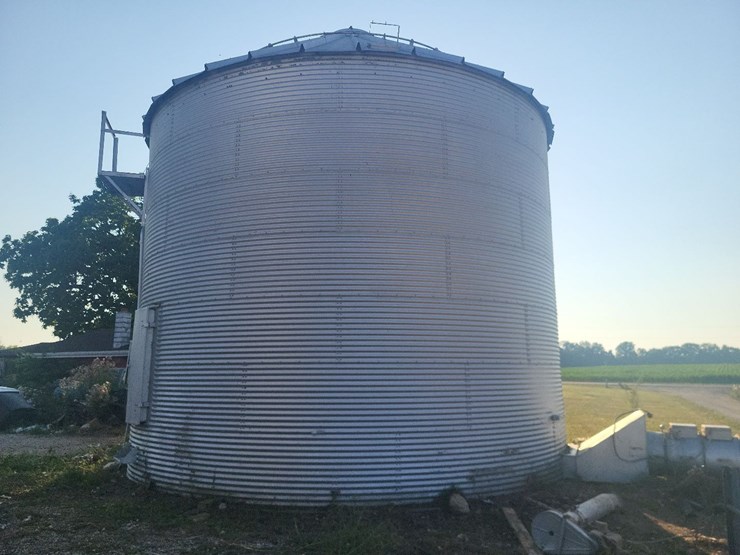 grain-bin---closest-to-road-image-5