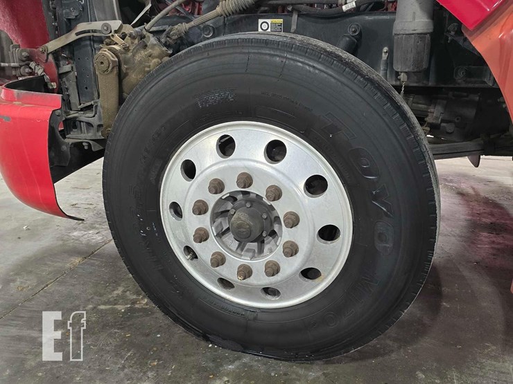 2013-peterbilt-386-image-24