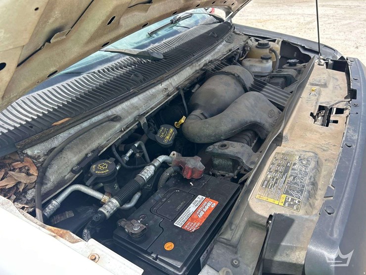 2011-ford-cargo-image-9