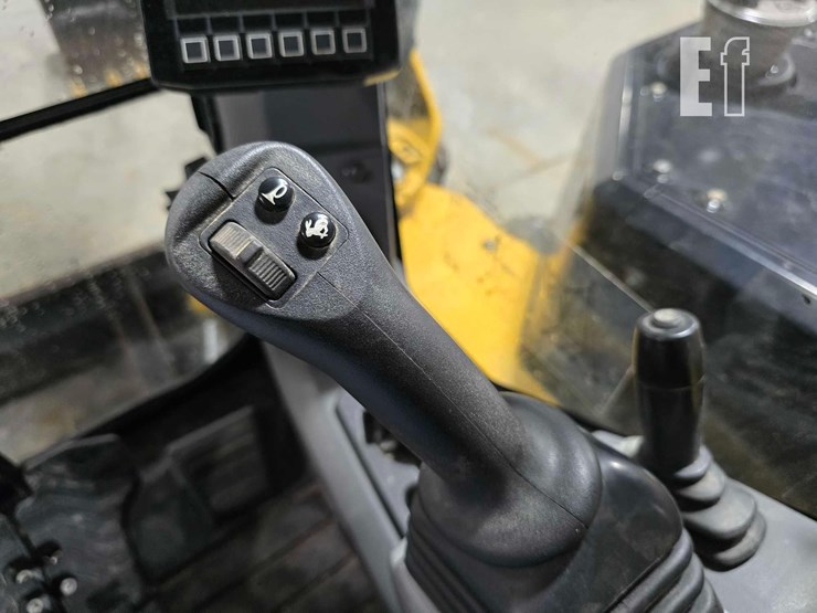 2022-caterpillar-306cr-image-23