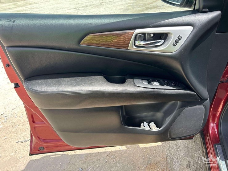 2017-nissan-pathfinder-image-11
