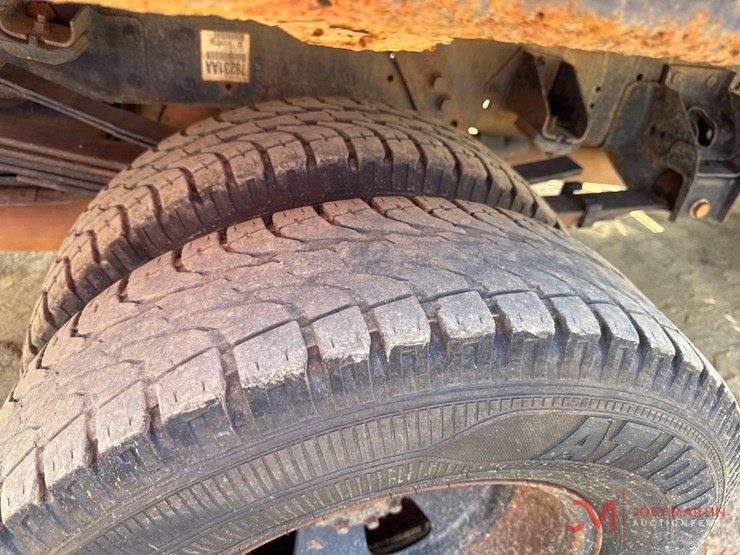 2016-dodge-3500-image-11