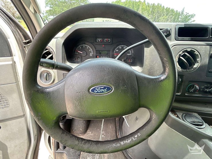 2011-ford-cargo-image-13