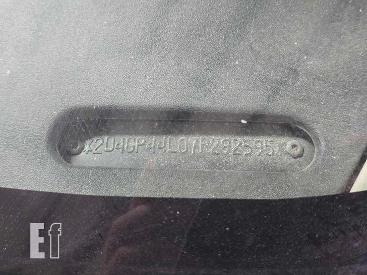 2007-dodge-grand-caravan-sxt-image-24