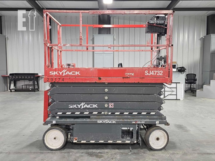 2020-skyjack-sj4732-image-6