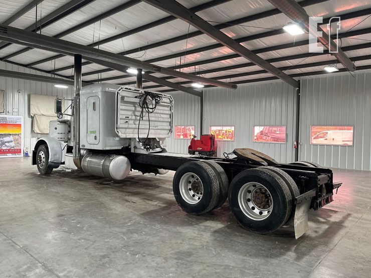 1994-peterbilt-378-image-4