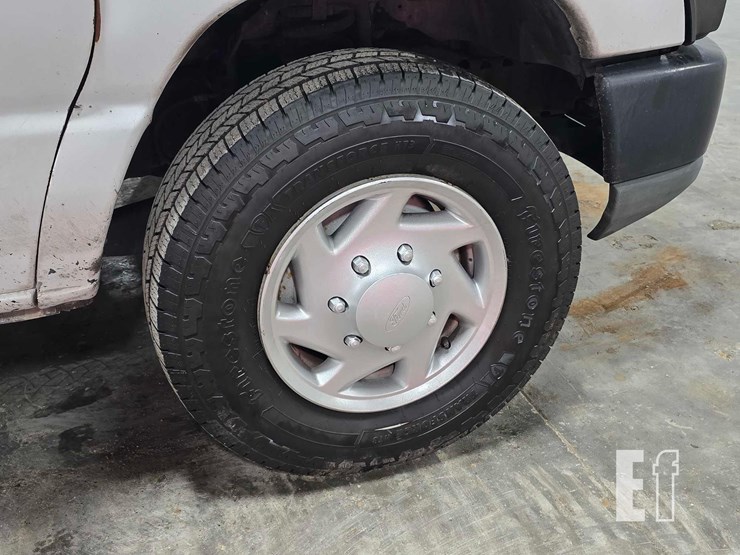 2013-ford-e250-image-22
