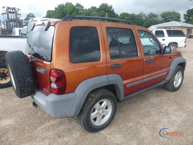 2005-jeep-liberty-image-2