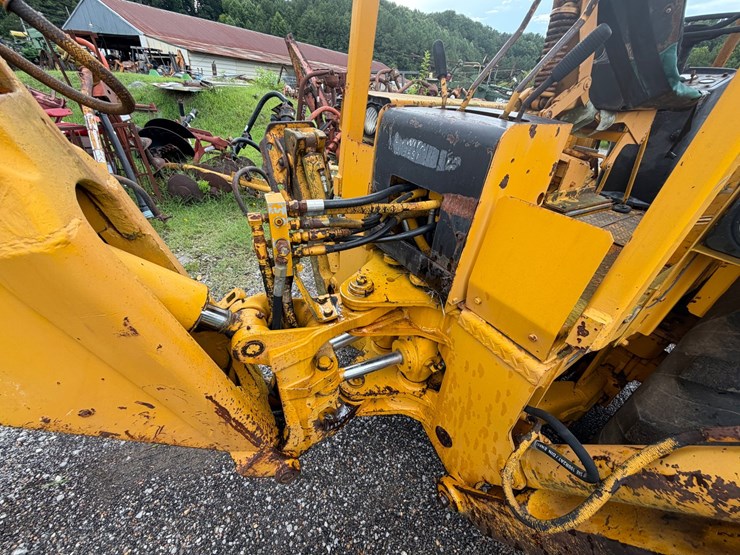 1976-deere-310a-image-11