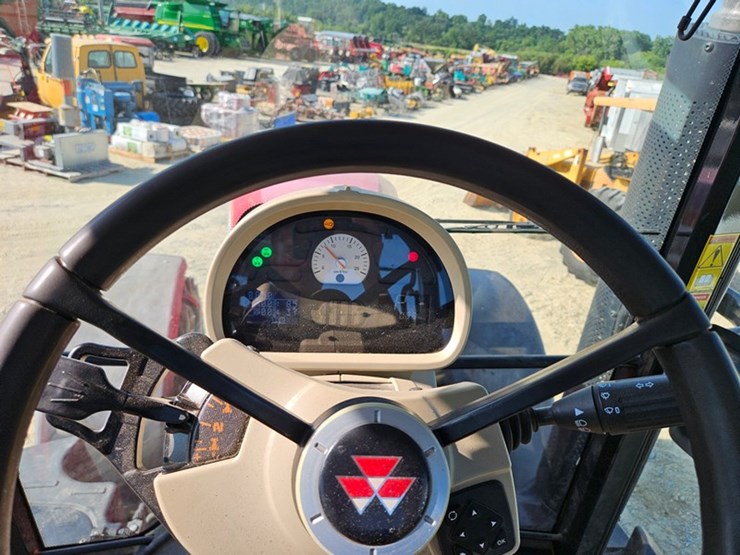 massey-ferguson-7624-image-41