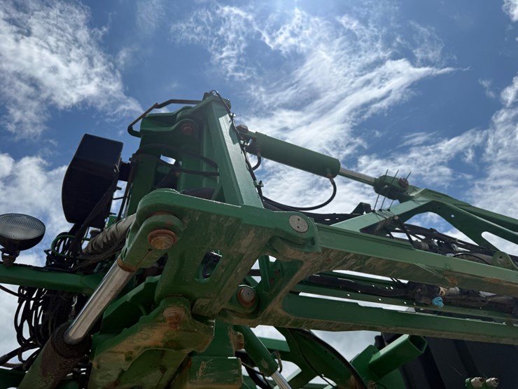 2016-john-deere-r4038-image-72