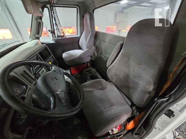 2017-international-transtar-8600-image-9