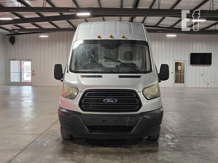 2015-ford-transit-image-7