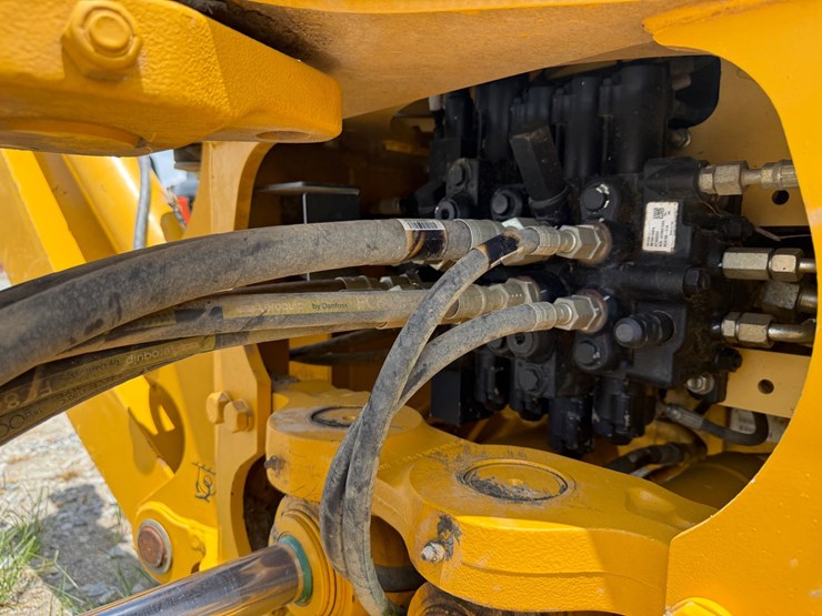 #43053-•-2024-john-deere-320p-backhoe-loader-1t0320pacrfx07150-inv#-43053-image-49