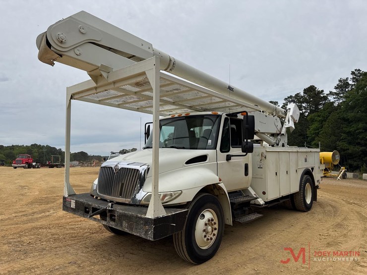 2004-international-durastar-4300-image-3