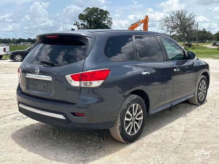 2013-nissan-pathfinder-image-3