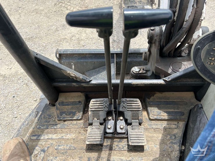 2019-bobcat-e50-mini-excavator-image-11