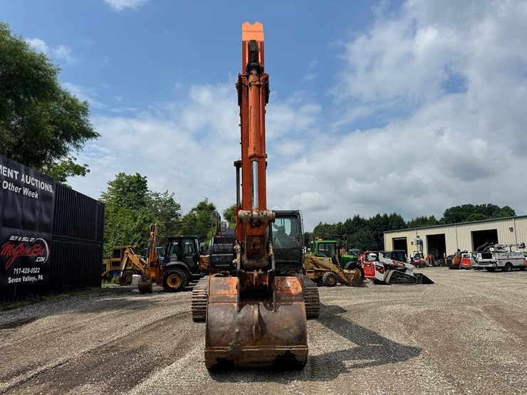 2015-hitachi-zx350lc-6n-image-9