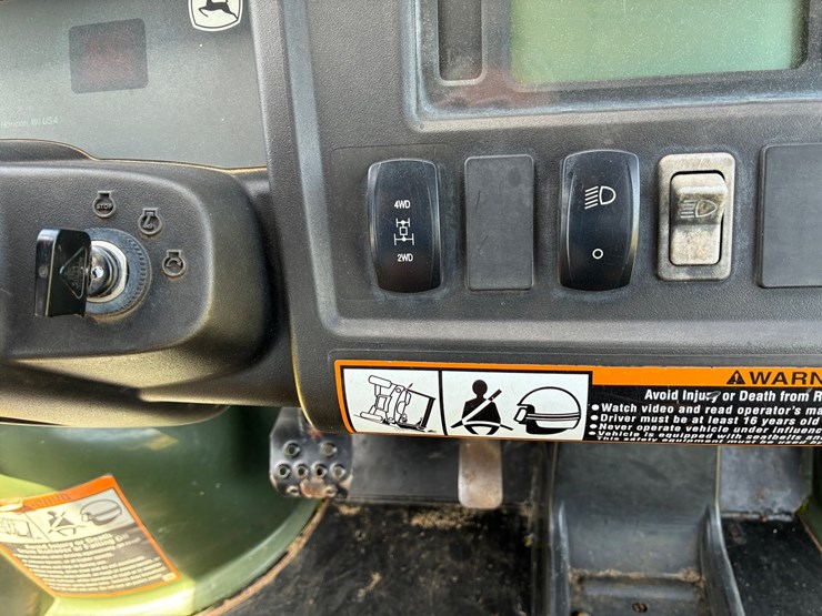 john-deere-gator-image-11