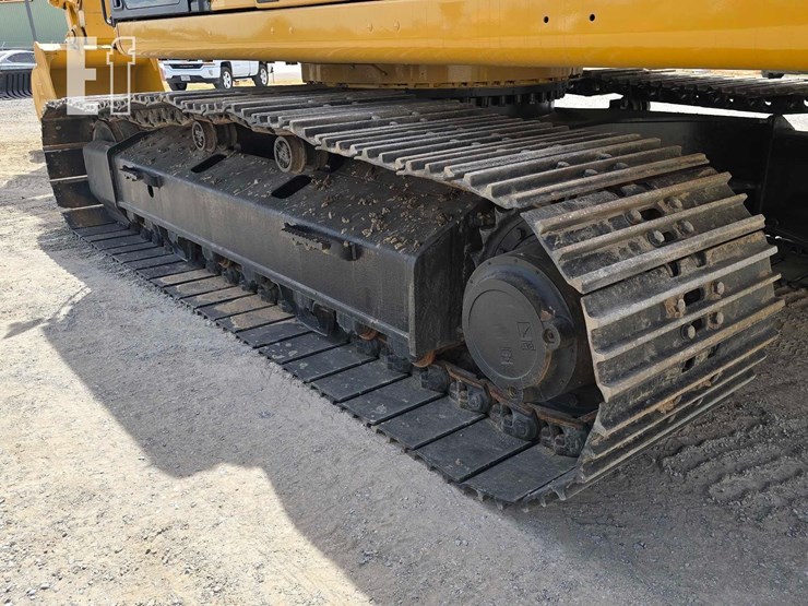 2020-caterpillar-336-image-34